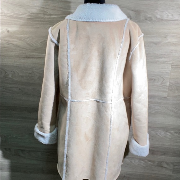 Embroidered floral long faux fur/suede jacket - Picture 7 of 7